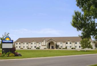 Days Inn by Wyndham Great Falls allows 18 year olds to book a room