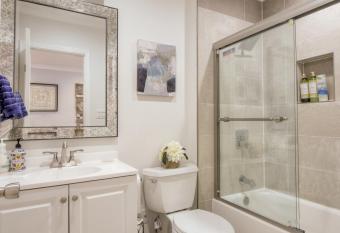 Roman Holiday has rooms with a private hot tub