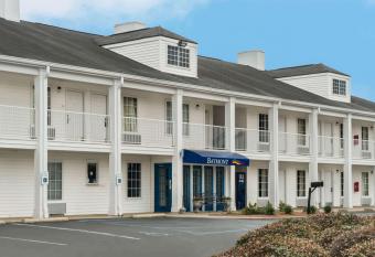 Baymont By Wyndham Prattville/Montgomery has Balcony rooms