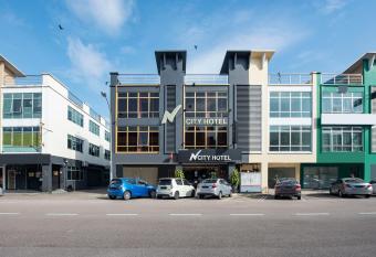 OYO 90403 North City Hotel allows 18 year olds to book a room