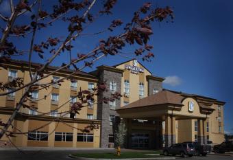 Pomeroy Hotel Fort St. John allows 18 year olds to book a room