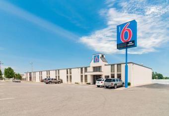 Motel 6 Oklahoma City. Ok South has Smoking rooms