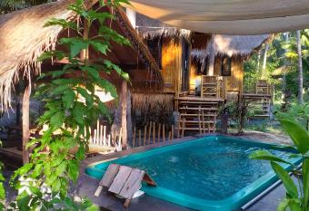 Seacroft Bamboo Village allows 18 year olds to book a room