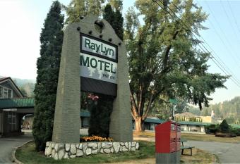 Ray Lyn Motel allows 18 year olds to book a room