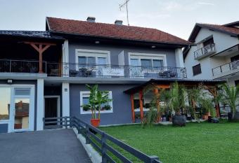 APARTMANI KSENIJA has Balcony rooms