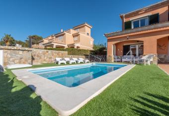 Casa Noa has Balcony rooms