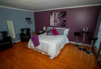 Restland Motel allows 18 year olds to book a room