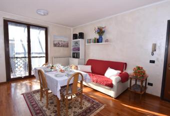 appartamento ortensia allows 18 year olds to book a room