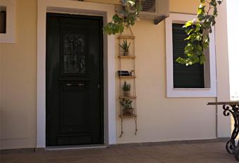 STUDIO OASIS allows 18 year olds to book a room