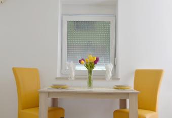 Apartman Karla has Balcony rooms