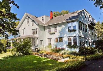 The Elmhurst Inn allows 18 year olds to book a room