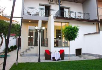 Garden Lounge Hotel has Balcony rooms