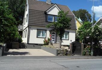 Villa Kungssten allows 18 year olds to book a room