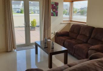 Luxury apartment hawthorns has Balcony rooms