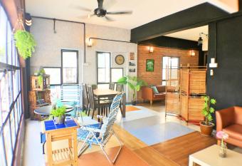 Lavender@Guesthouse allows 18 year olds to book a room