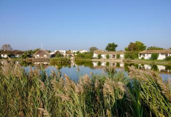 H  tel L  Estelle en Camargue has Balcony rooms