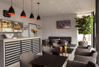 H  tel Le Nautic has Balcony rooms