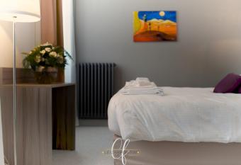 H  TEL LE CHAPON FIN has Balcony rooms