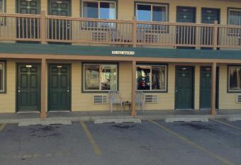 Coeur D' Alene Budget Saver Motel allows 18 year olds to book a room