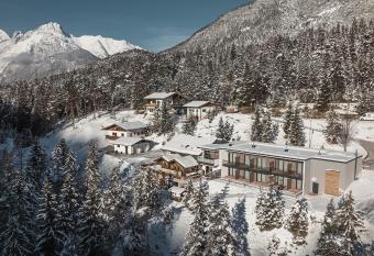 Hotel Garni Isarlodge Wiesenhof has Balcony rooms