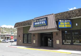 Jailhouse Motel And Casino has Smoking rooms