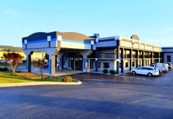 Gateway Inn has Smoking/Balcony rooms