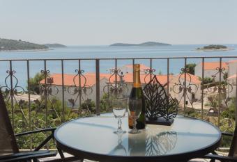 Apartmani Jarak has Balcony rooms