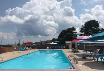 River Edge Inn has Balcony rooms