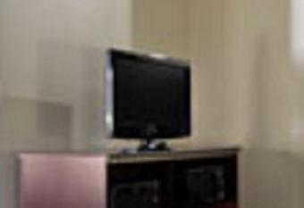 Spark by Hilton Nacogdoches has rooms with a private hot tub