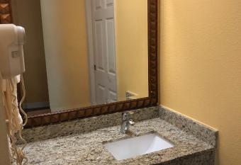 Americas Best Value Inn Addison allows 18 year olds to book a room