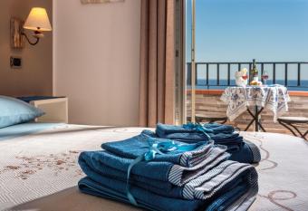 TorreVarata - Guest Rooms allows 18 year olds to book a room