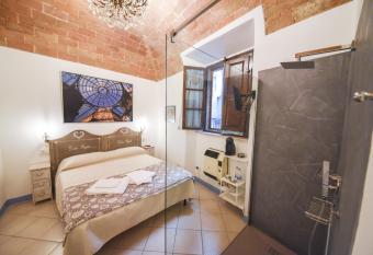 Il Sogno di Annalisa il Nido allows 18 year olds to book a room