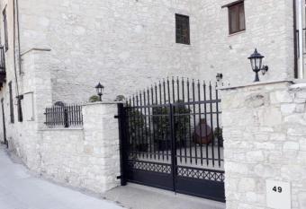 Omodos Maria s Apartments has Balcony rooms