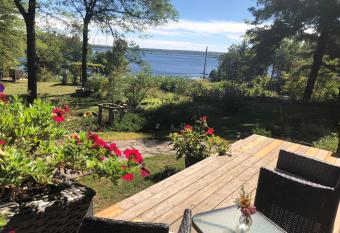 The Wynland allows 18 year olds to book a room