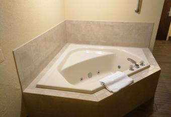 SureStay Plus Hotel by Best Western Tarboro has rooms with a private hot tub