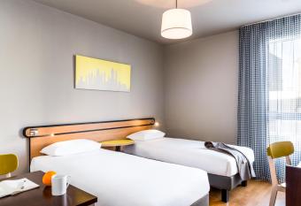 Aparthotel Adagio Access Paris Vanves - Porte de Ch  tillon allows 18 year olds to book a room