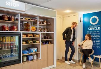 Aparthotel Adagio Access Nice Magnan allows 18 year olds to book a room