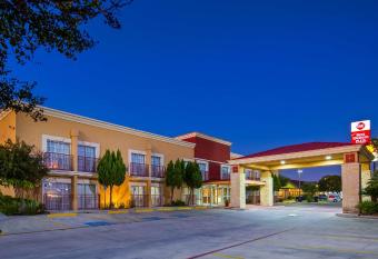Best Western Plus Atrium Inn has Balcony rooms