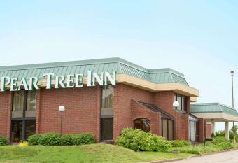 Days Inn by Wyndham Rolla allows 18 year olds to book a room