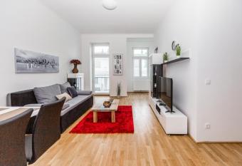 Flarent Vienna Apartments-HG has Balcony rooms