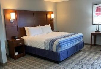 AmericInn by Wyndham Williamsburg allows 18 year olds to book a room