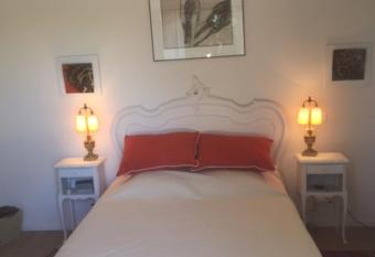 L  Hav  li allows 18 year olds to book a room