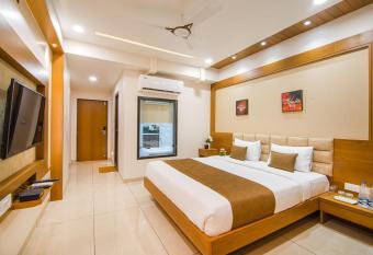 Hotel Sleep Inn has Balcony rooms