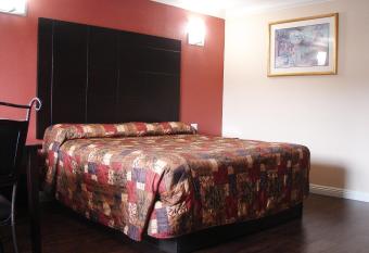 Red Roof Inn Los Angeles o Bellflower has Smoking rooms