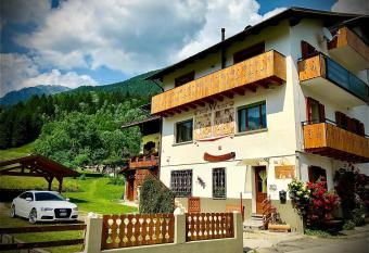 Residence Dolomiti has Balcony rooms