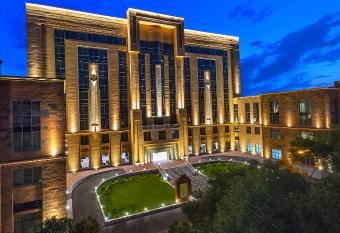 Ani Grand Hotel Yerevan allows 18 year olds to book a room