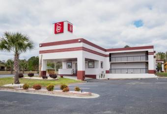 Red Roof Inn Walterboro has Smoking rooms