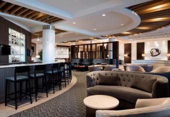 Sheraton Cavalier Calgary Hotel allows 18 year olds to book a room