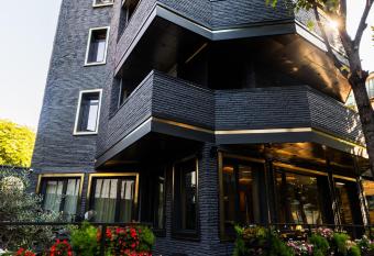 La Suite Boutique Hotel has Balcony rooms