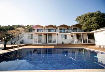 Metins G  m    l  k has Balcony rooms